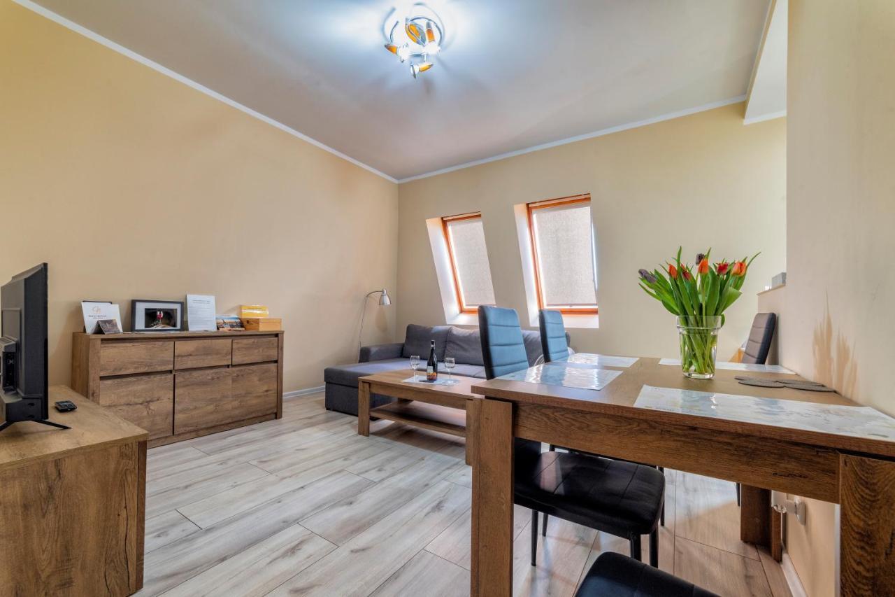 Apartamenty Alicja Dzierzoniow Ngoại thất bức ảnh
